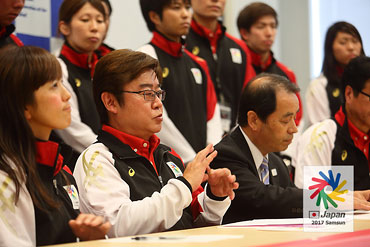 記者会見　粟野達人総監督