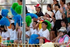 日本を応援する現地の子供たち