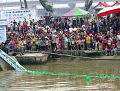 Photo: Frog Race at the Dragon Boat Festival