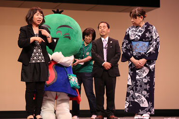 徳島から来年の福岡へ引継ぎが行われました