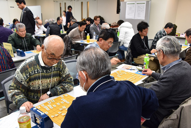 頭をフル回転して勝負に挑む参加者