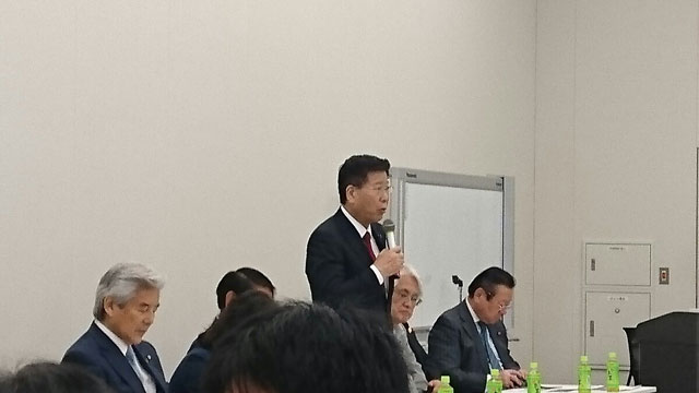 衛藤晟一　議員