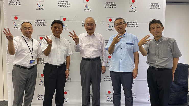 皆で「パラリンピック！（手話単語）」