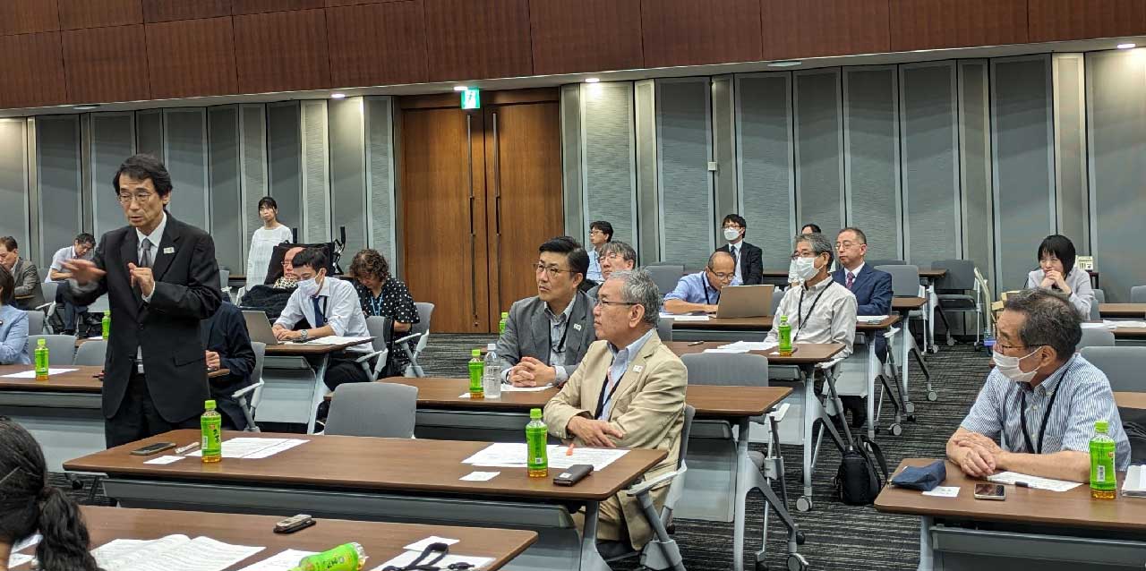 総会の様子