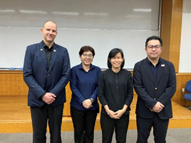 アルナス氏、川上講師、ノッパワン氏、嶋本国際委員長