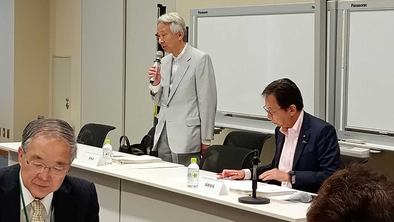 総会の様子