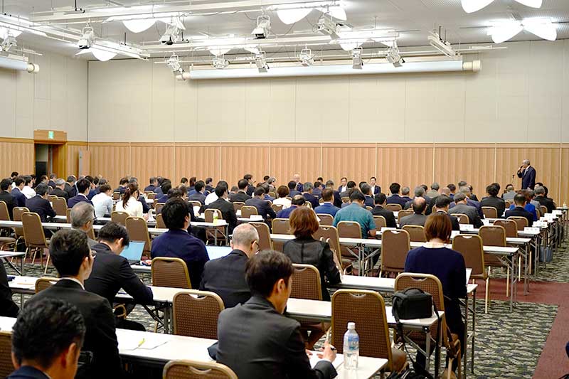 総会の様子