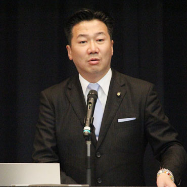 福山　哲郎　氏