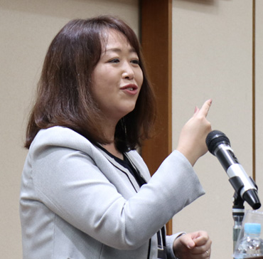 田村　奈緒美　氏