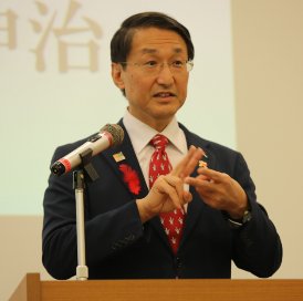 平井　伸治　氏