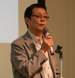 藤井　克徳　氏