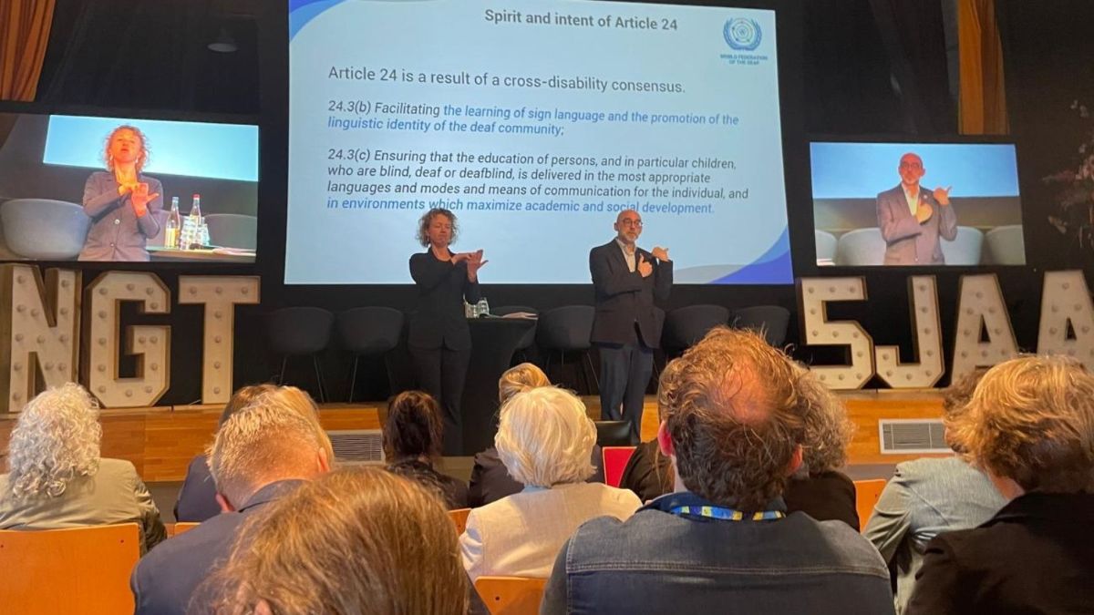 オランダでの講演