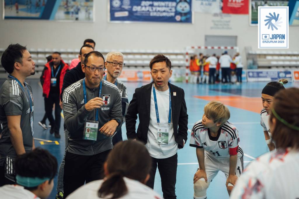 ブラジル戦　監督・手話言語通訳・選手　戦術の確認