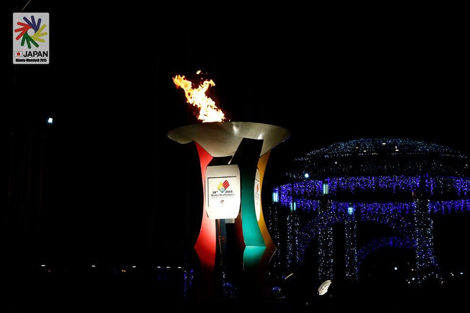 聖火 第18回冬季デフリンピック競技大会ハンティマンシースク2015 日本選手団