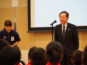 来賓の吉田秀博氏